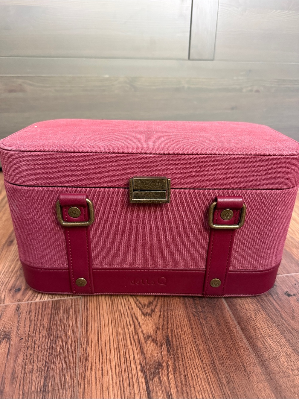 Della Q Maker’s Train Case